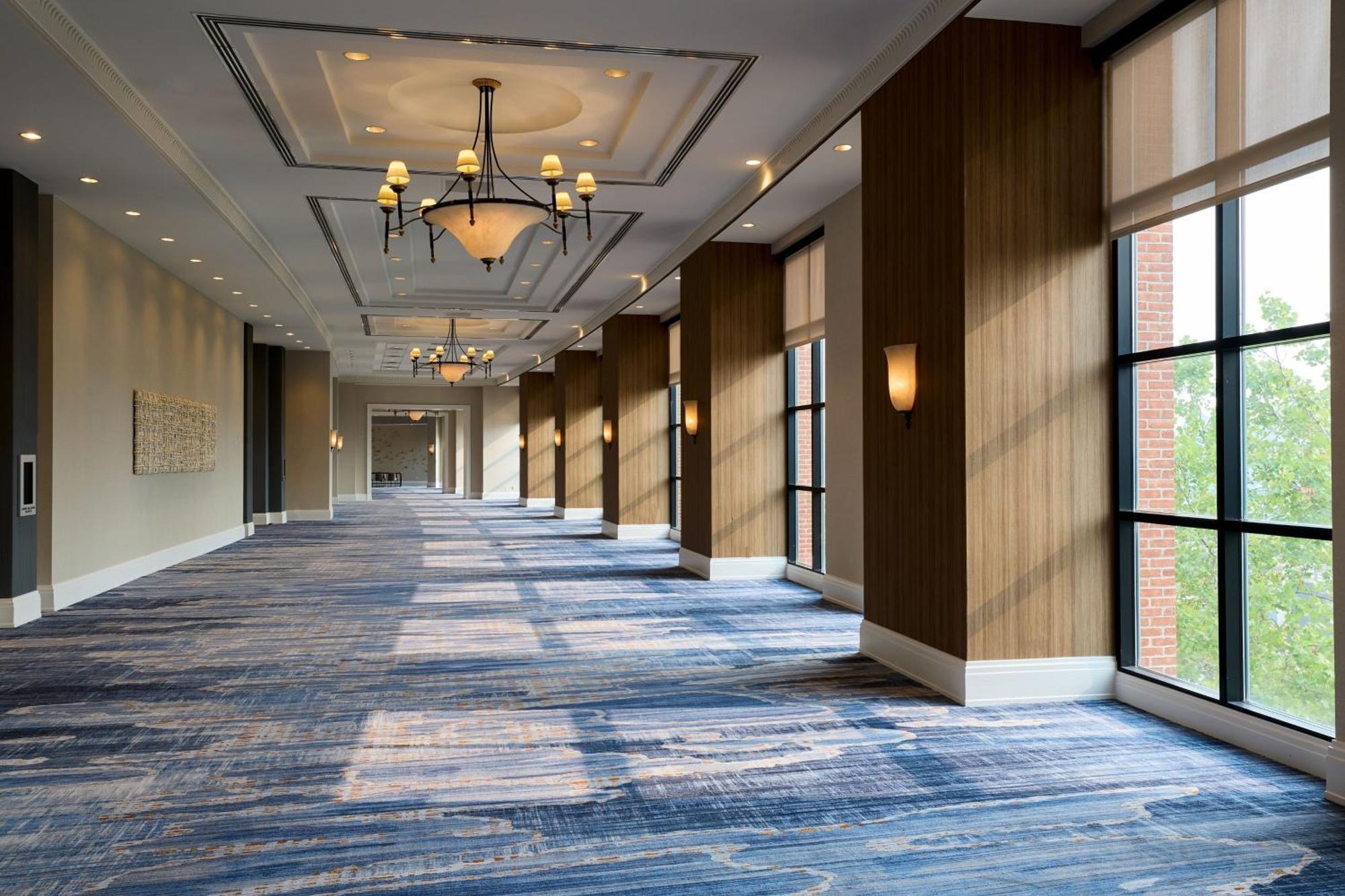Marriott Waterfront 4*