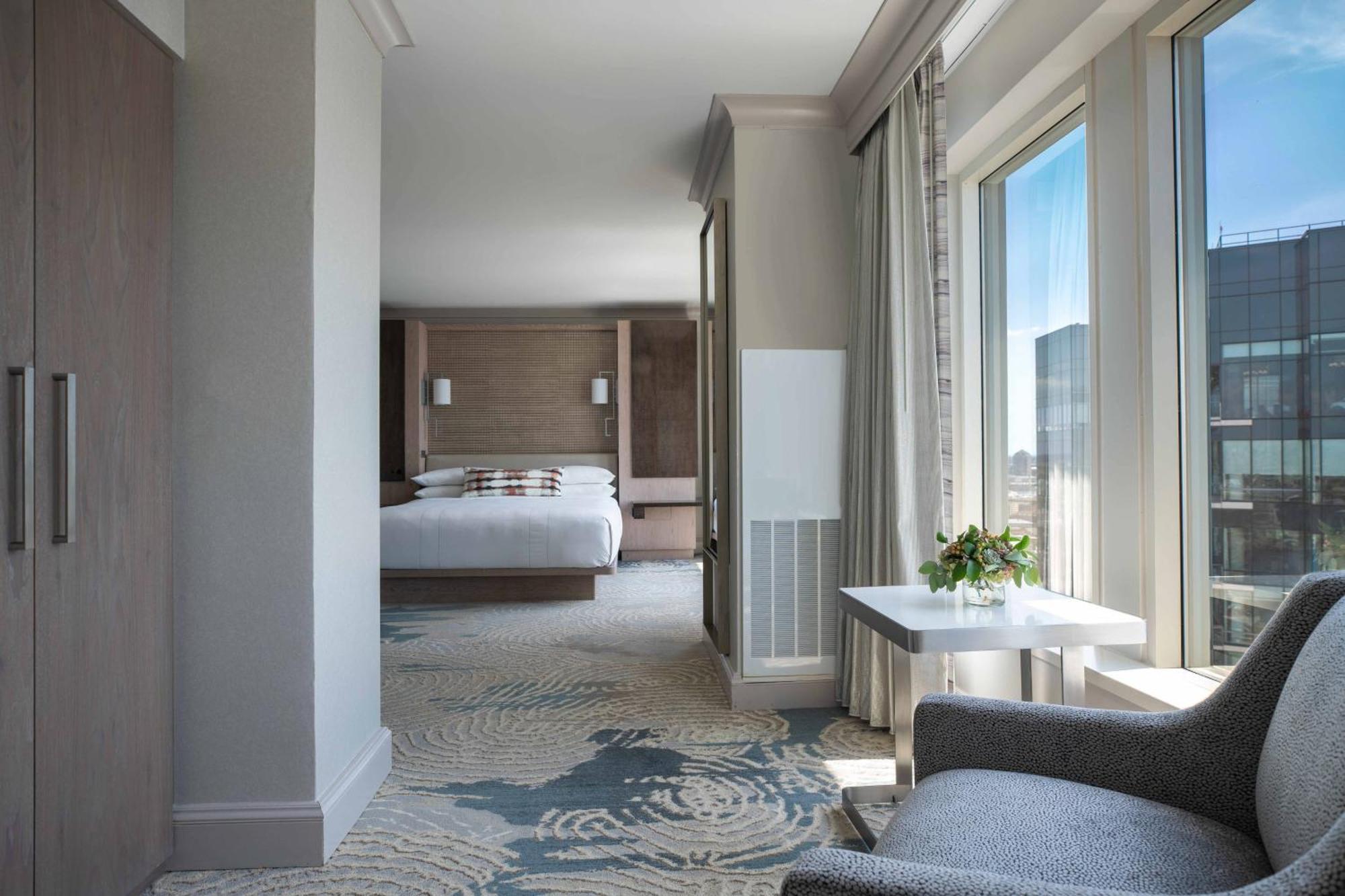 Marriott Waterfront 4*