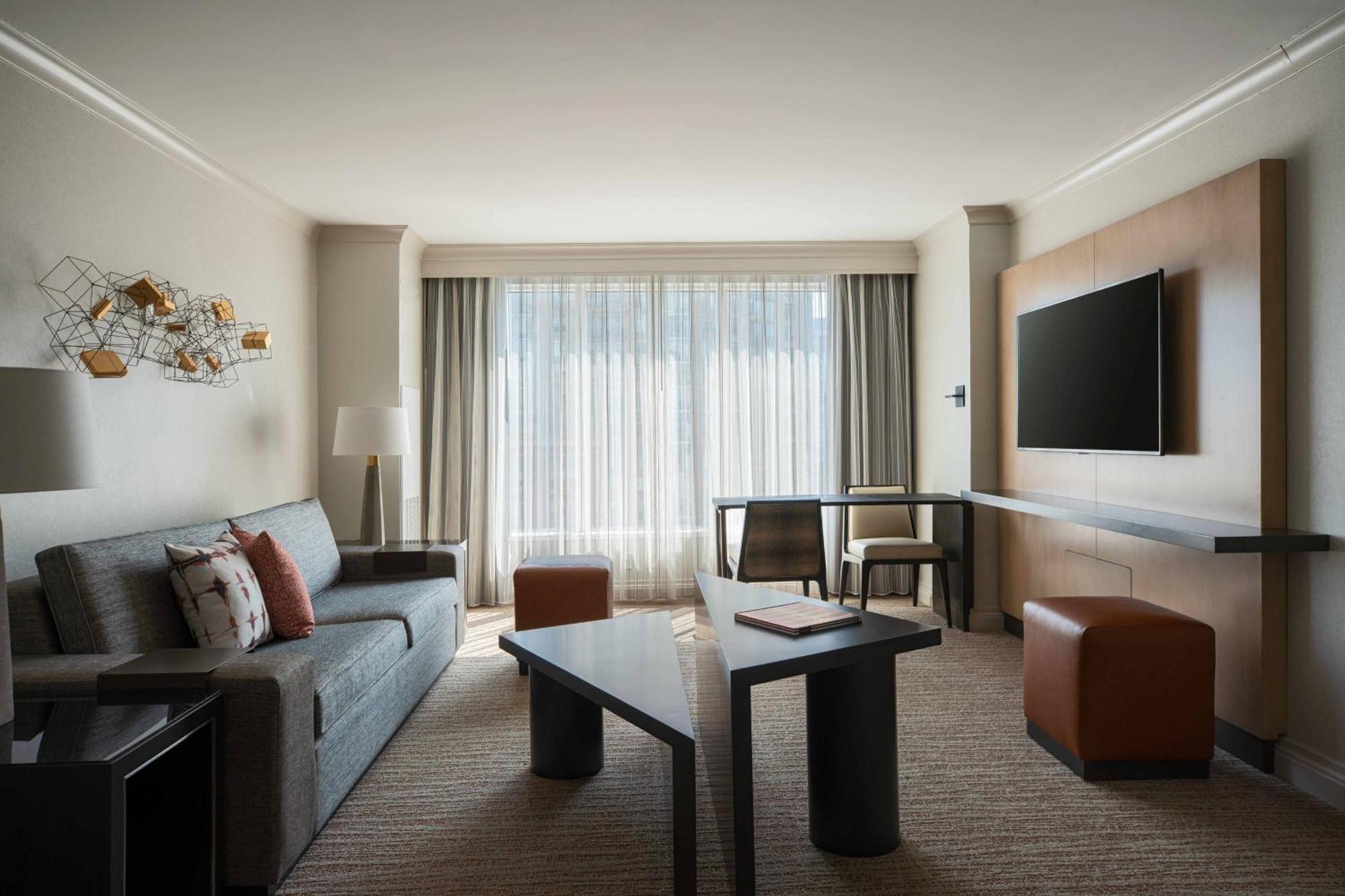 Marriott Waterfront 4*