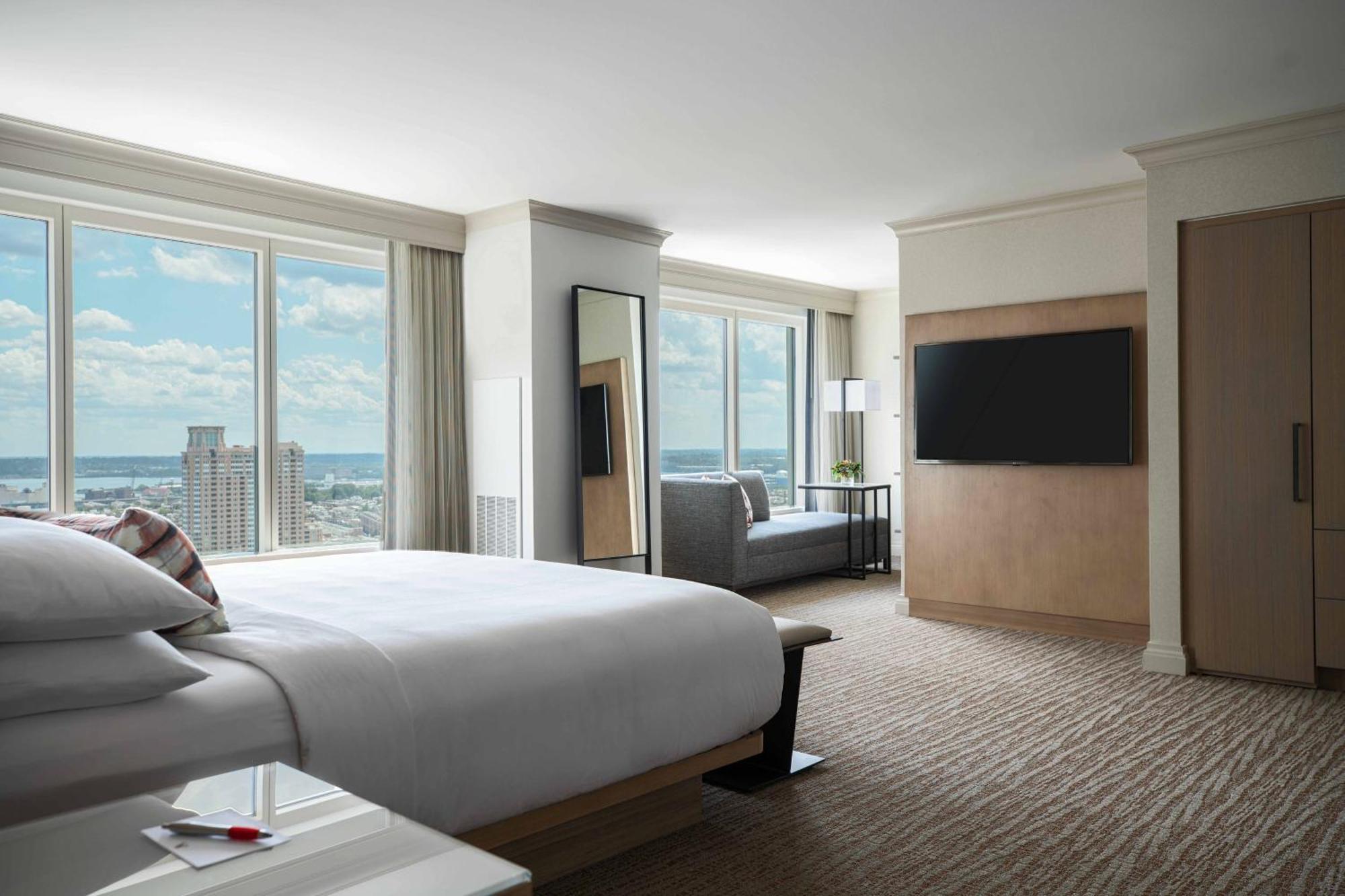 Marriott Waterfront Hotel 4*