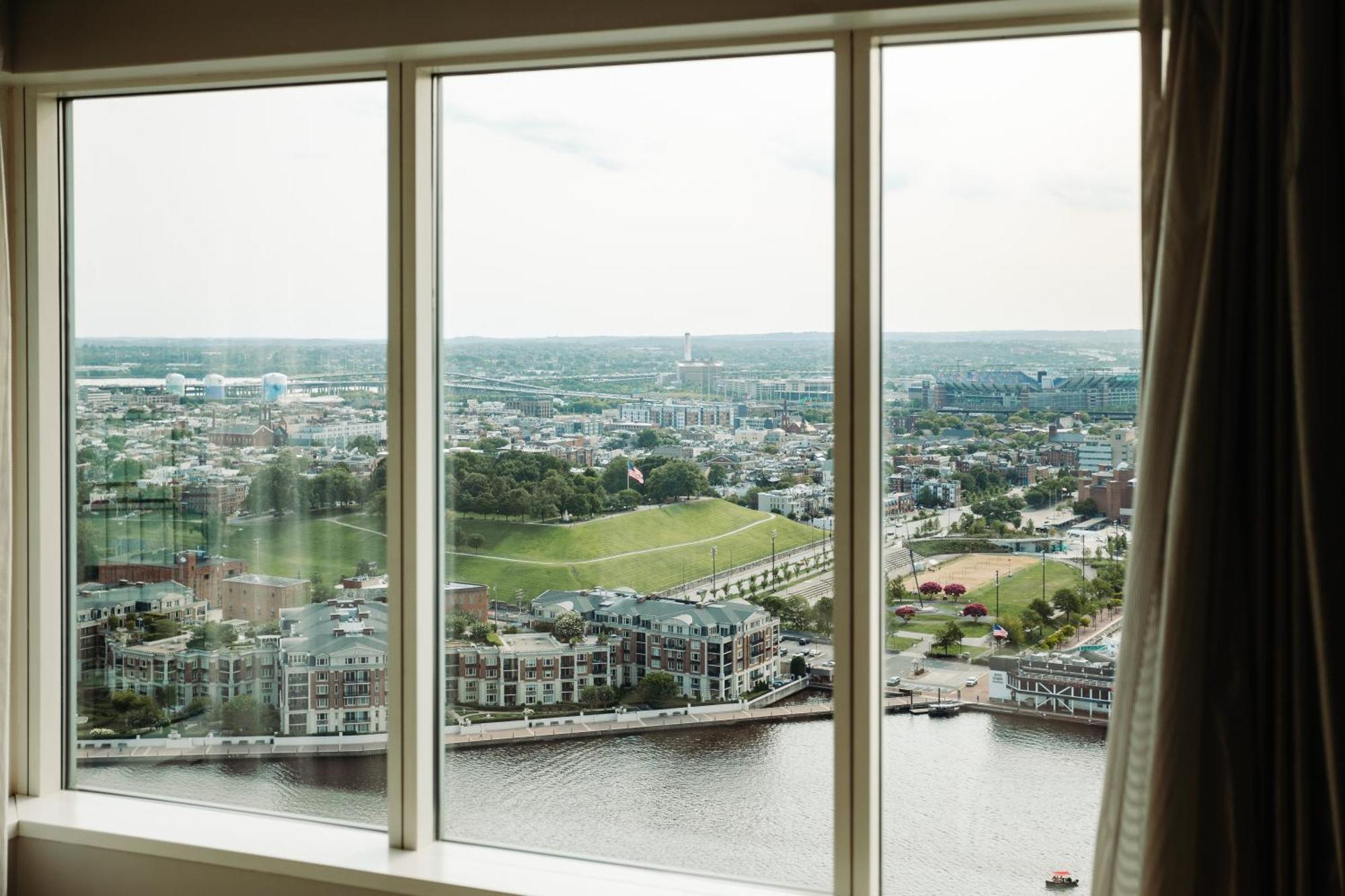 Marriott Waterfront Hotel 4*
